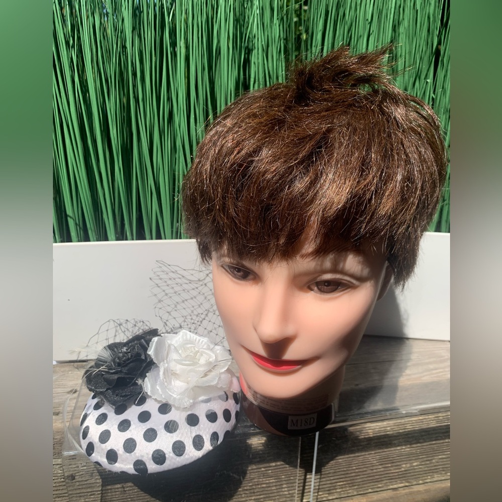 ⭐️ Fascinator - BRITISH Polka dot with Black and White Flowers EUC - Picture 14 of 16